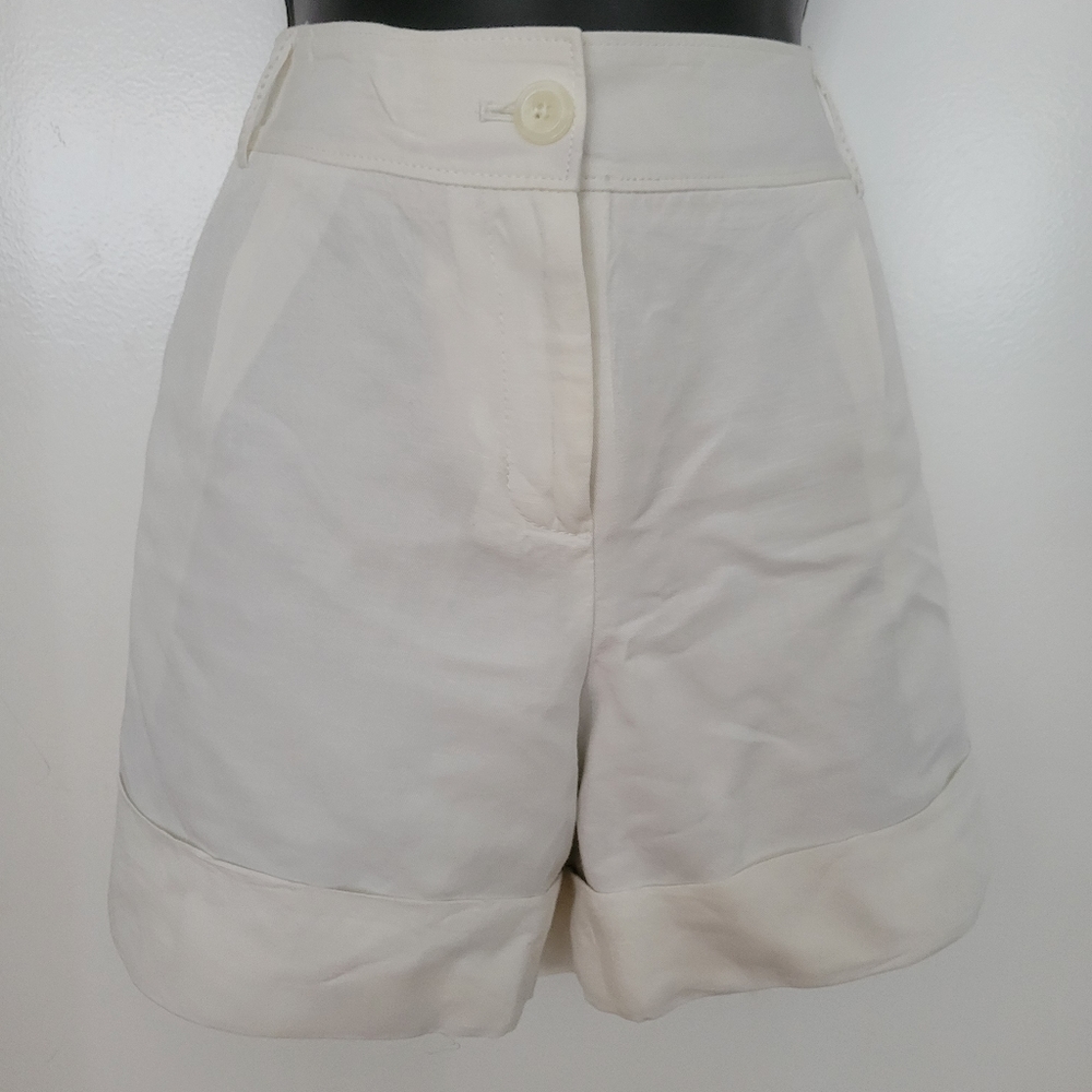 WHBM size 10 white shorts